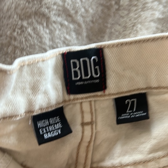 BDG size small to medium high rise extreme baggie, cream pants. - Picture 3 of 4